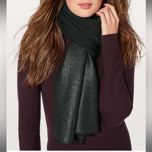 NWT lululemon All That Shimmers Scarf